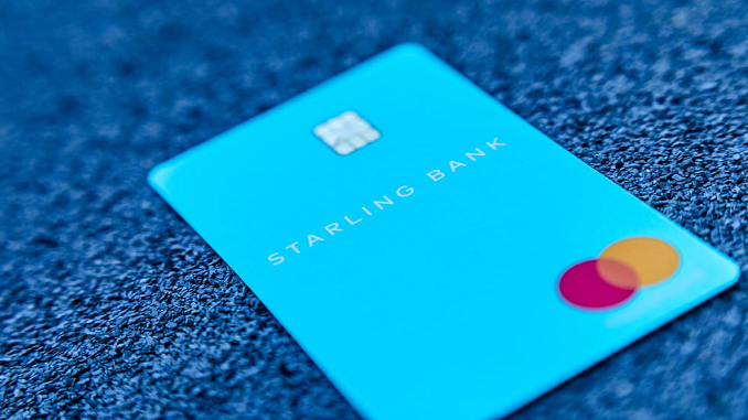 staring-bank3